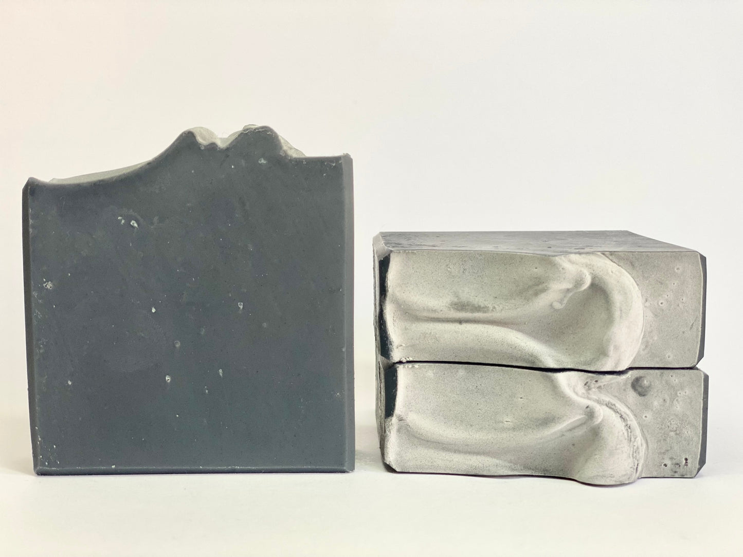 sabonetes artesanais carvão ativado e árvore de chá para acne e pele danificada